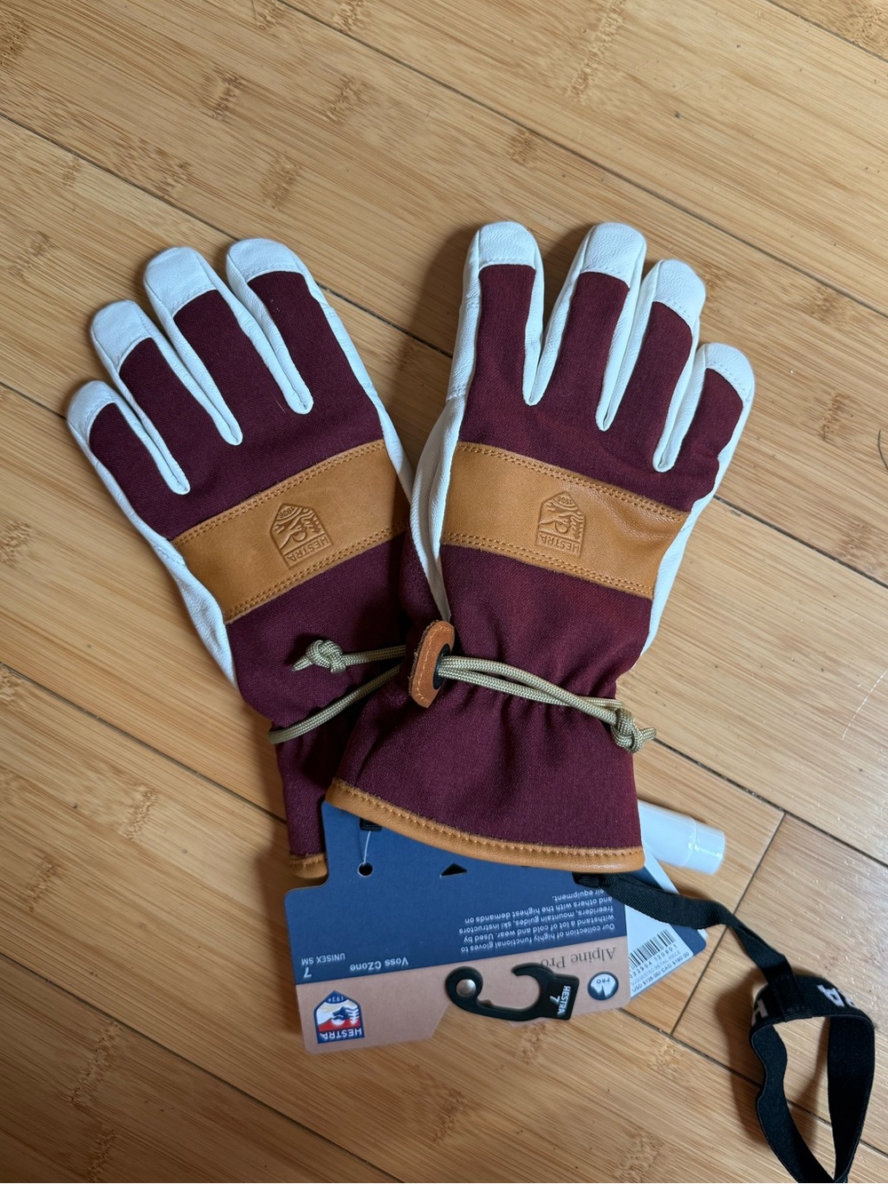 Hestra Voss CZone 5 Finger Gloves in Bordeaux